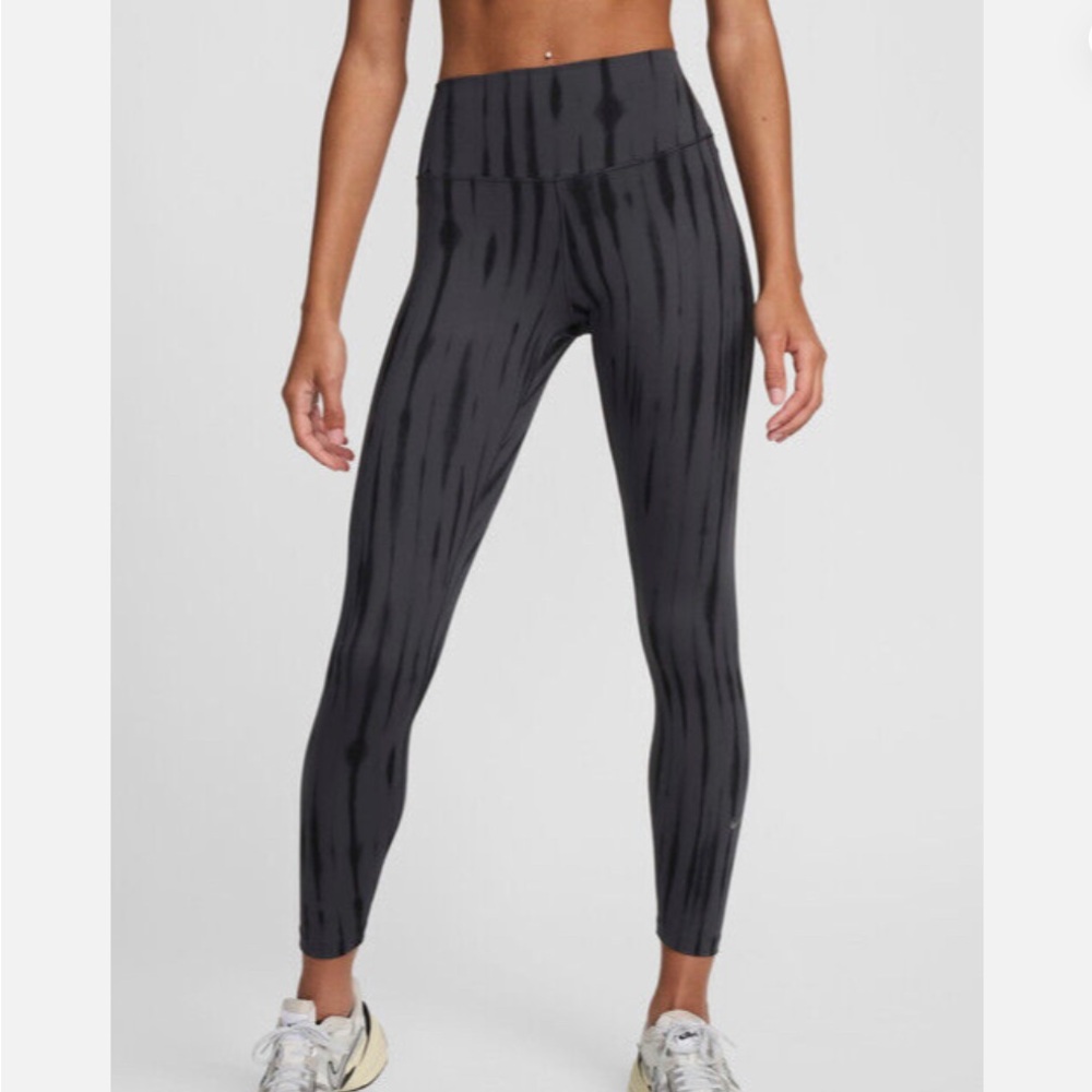 Nike Women's Charcoal Patterned Leggings